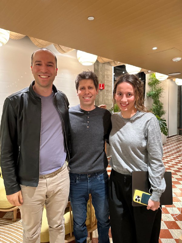 #OpenAI #震荡在AI日益竞争激烈的时候，OpenAI突然爆出震荡